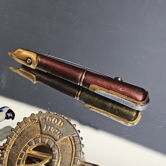 Vintage Collectible Pins Lot Of 6pcs Gambling Parrot Horseshoe Duck Heinz - Picture 8 of 10